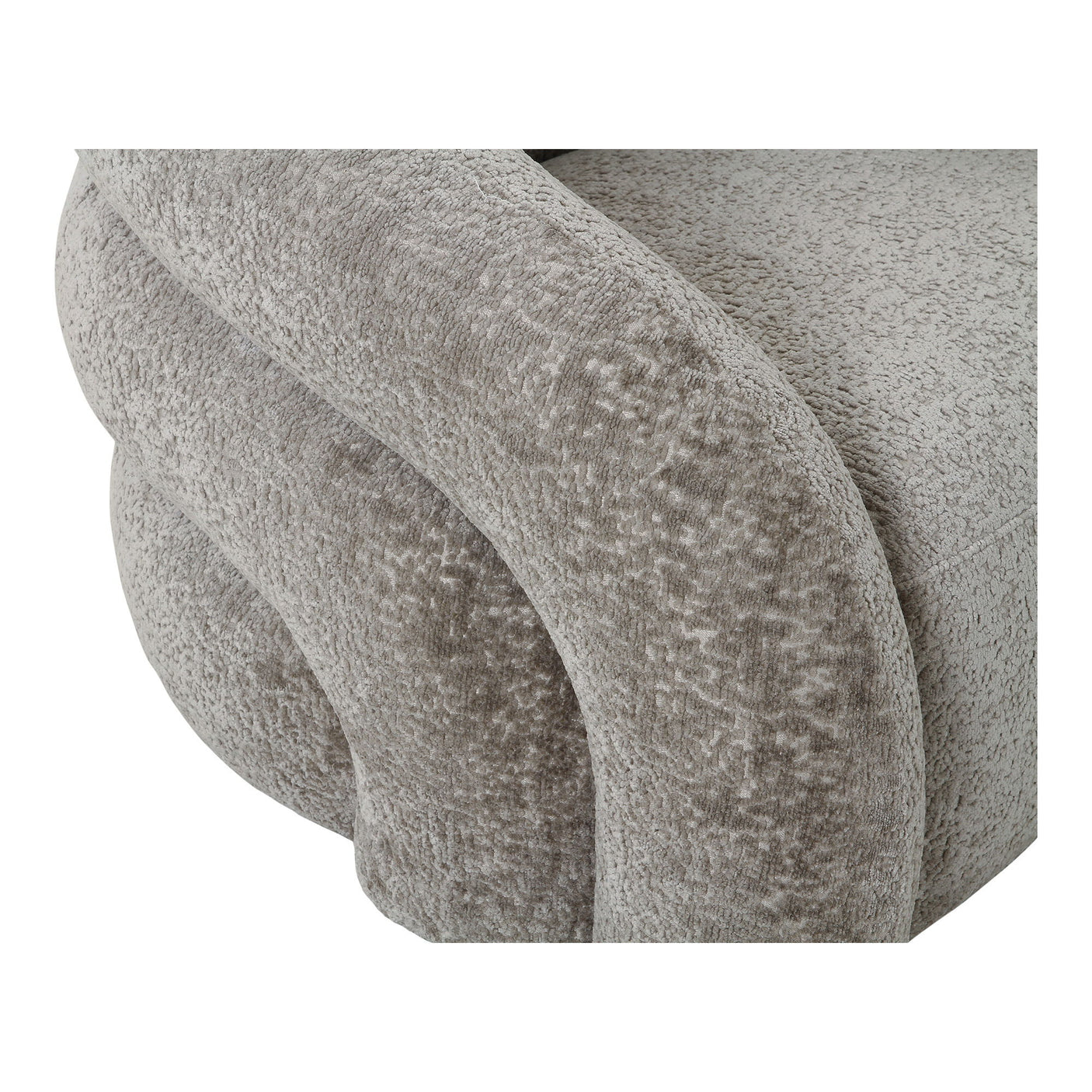 Valletta lenestol i grått stoff – moderne lounge- og lenestol med sving og rund form.