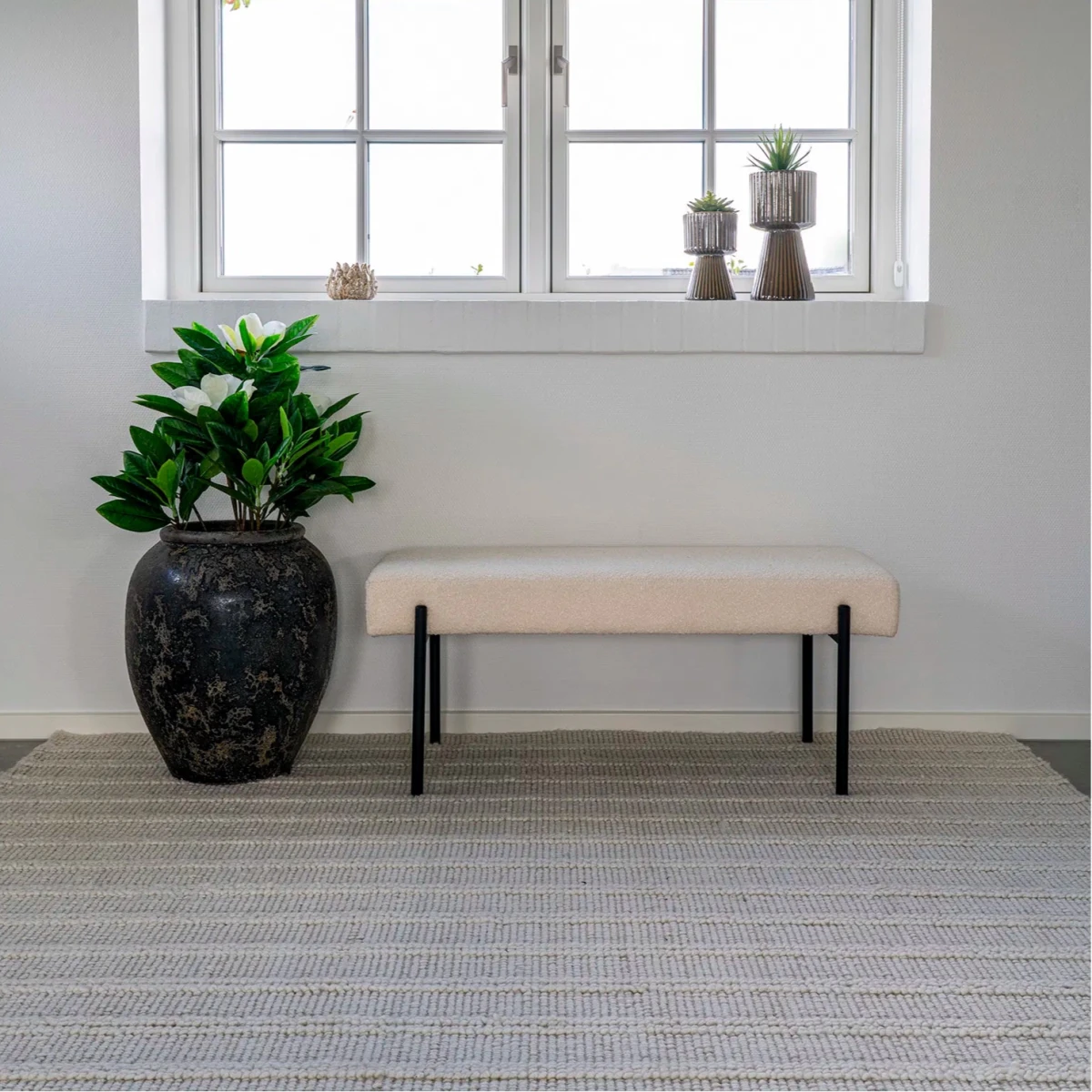 Swindon benk bouclé hvit 100 cm - Lindas Dekor