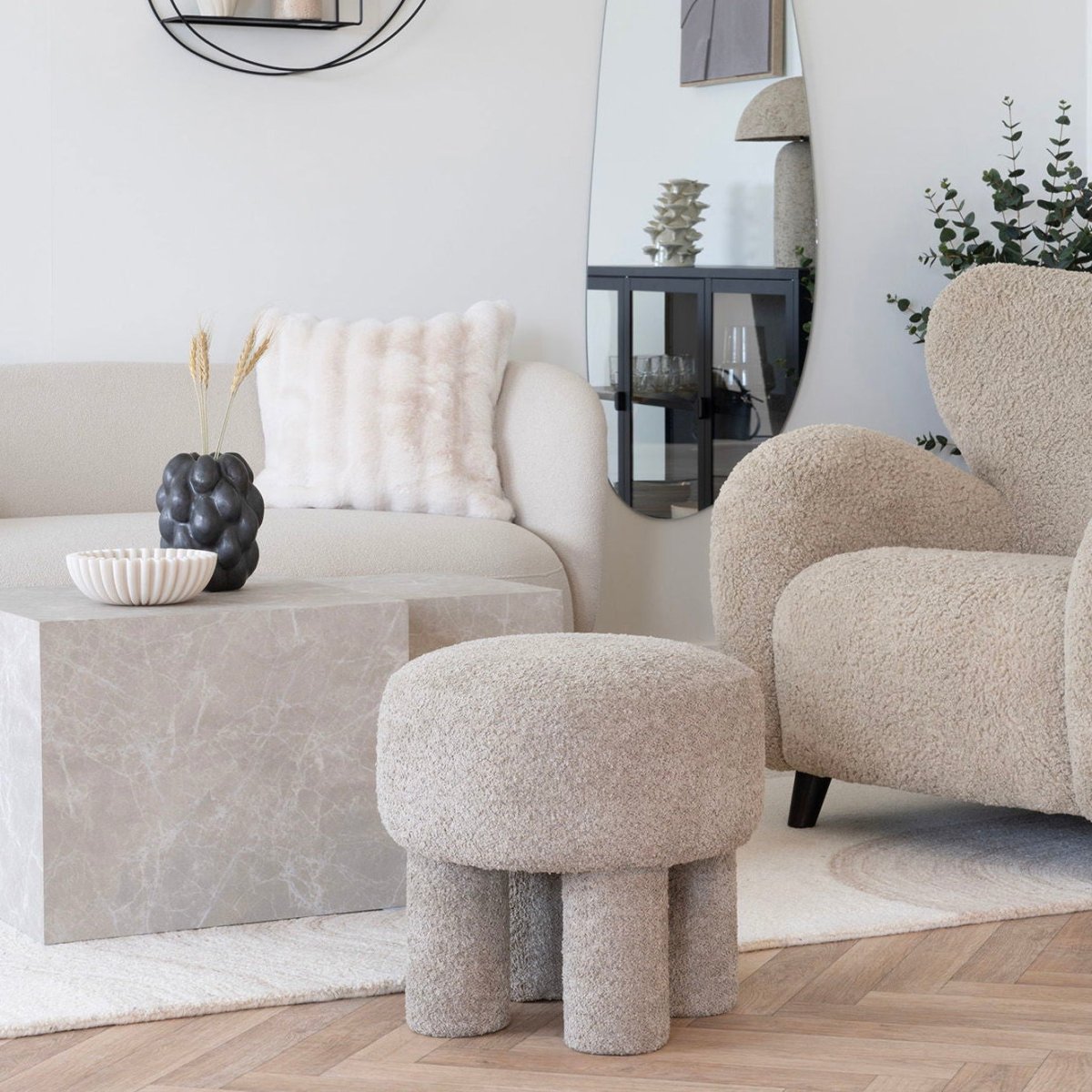 Canberra puff mørk sand ø43 cm - Lindas Dekor