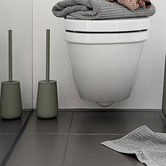 Zone Denmark badtilbehør i matcha green ved toalett