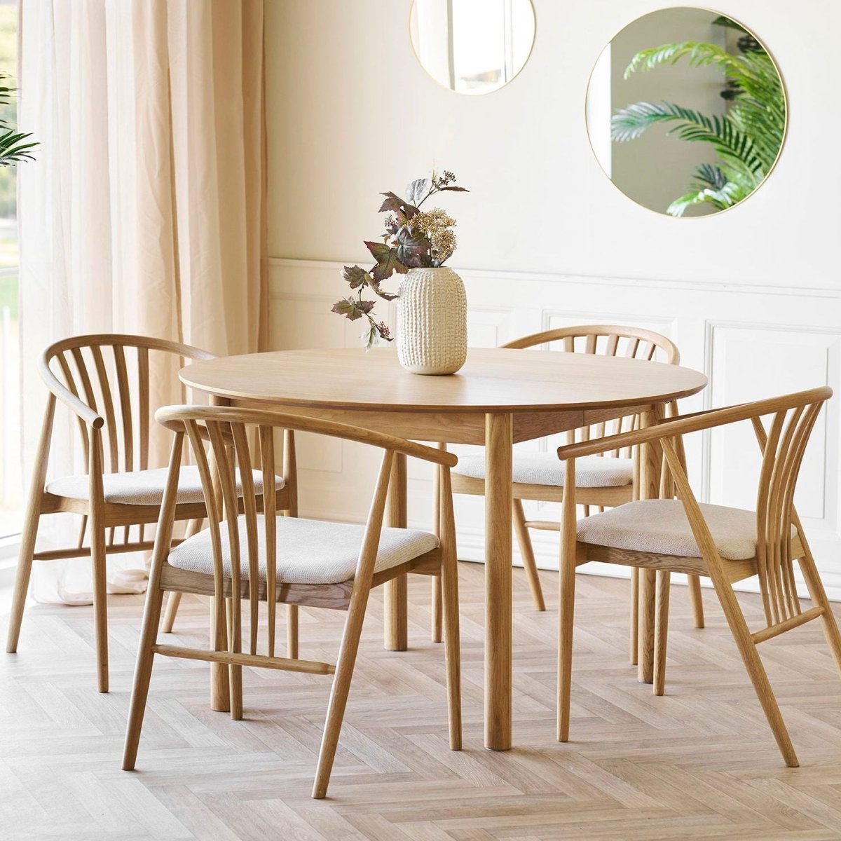 Bundaberg uttrekkbart spisebord eikefiner 120–220 cm - Lindas Dekor Spisebord