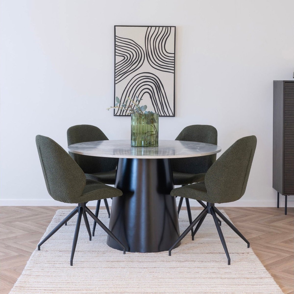 Rundt spisebord med grå marmorlook og sort understel, 120 cm kvadratisk, billede