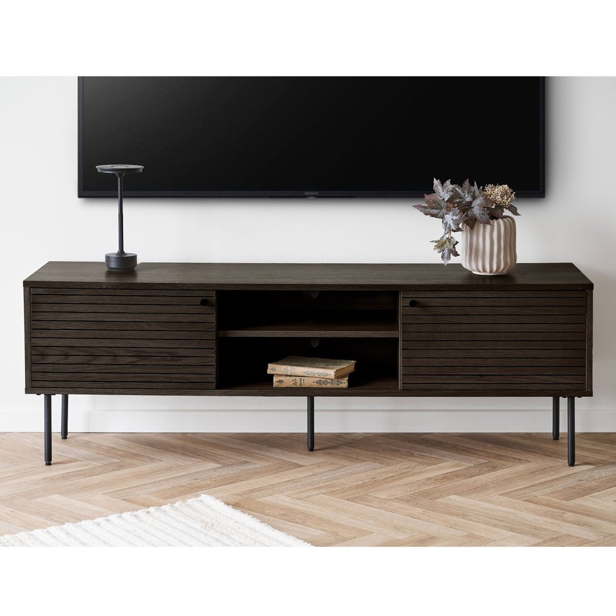 TV-benk i røkt eik 150 cm bred – Kyoto fra House Nordic
