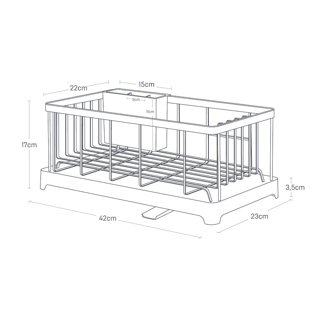 Oppvaskstativ med romslig plass til tallerkener og kjøkkenutstyr i ulike størrelser.