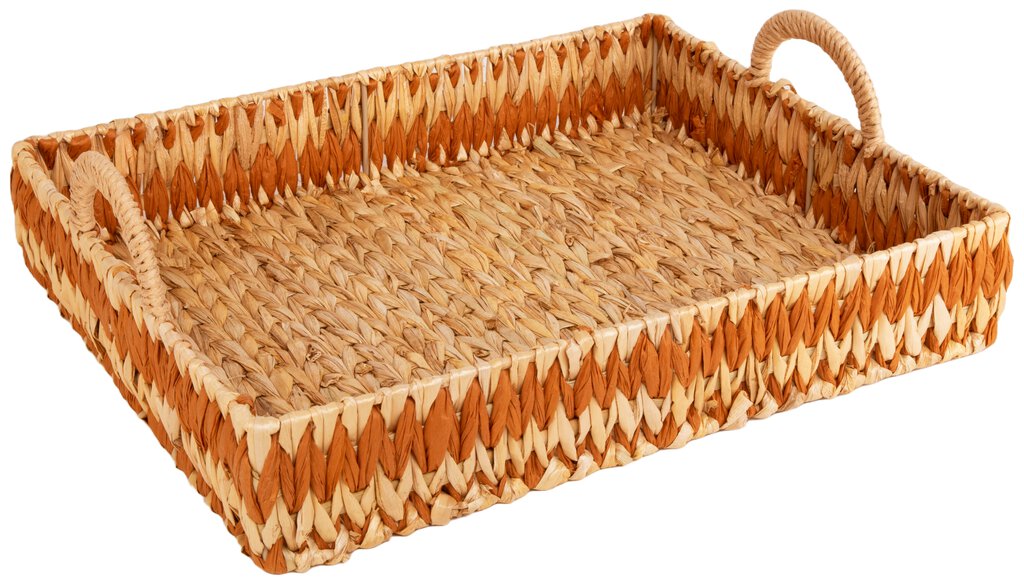 Naturfarget serveringsbrett i flettet sjøgress – funksjonelt og stilfullt interiørtilbehør.