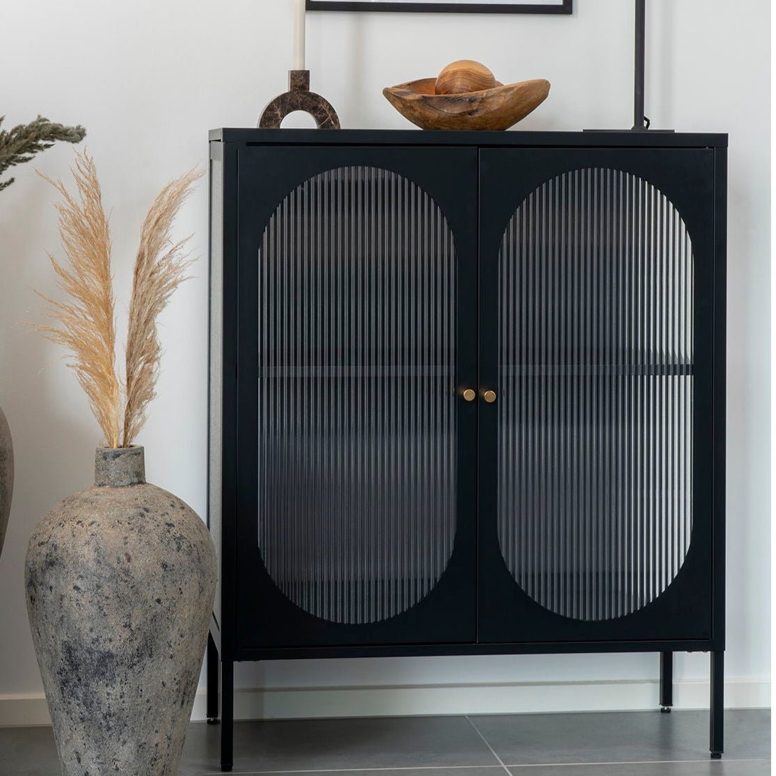 Adelaide vitrineskap rillet glass sort 90 x 35 x 120cm - Lindas Dekor