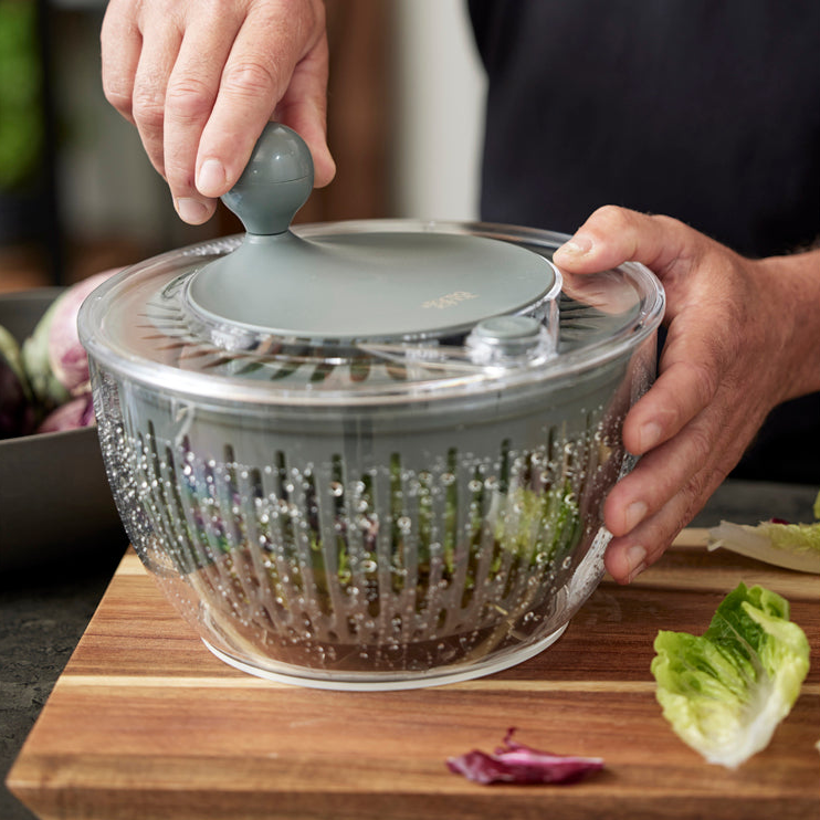 Nærbilde av lokk og sentrifugemekanisme på Harvest salatslynge