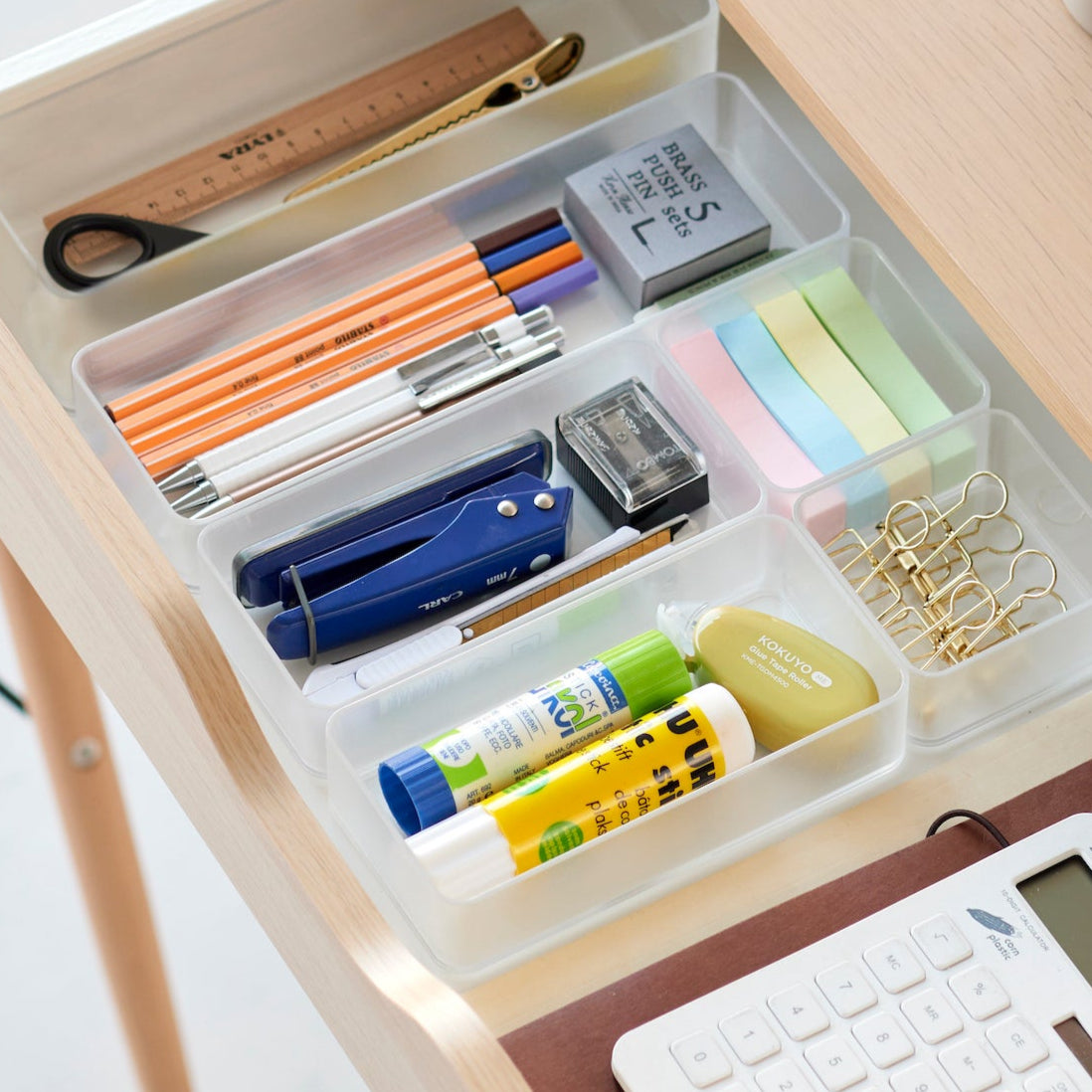 Organiseringsløsning for ulike små og mellomstore gjenstander.