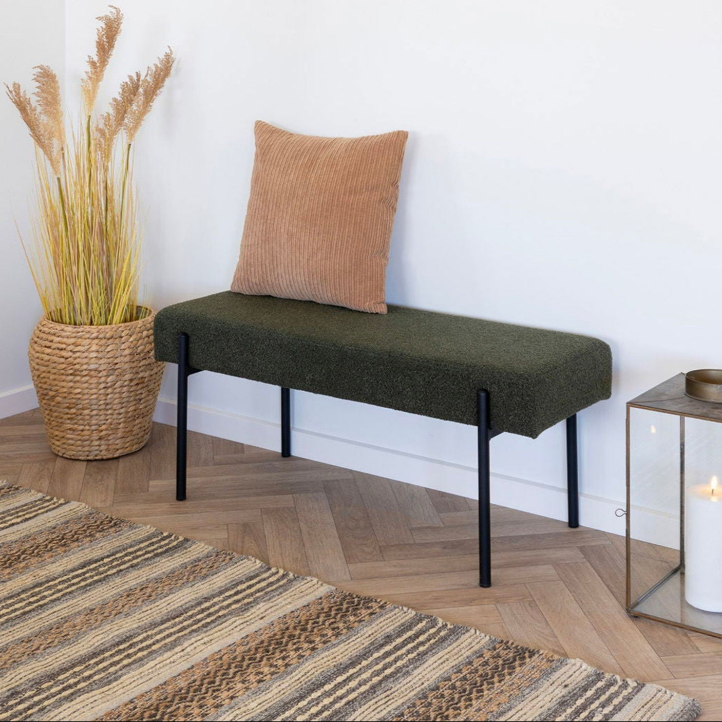 Swindon benk bouclé mørk grønn 100 cm - Lindas Dekor
