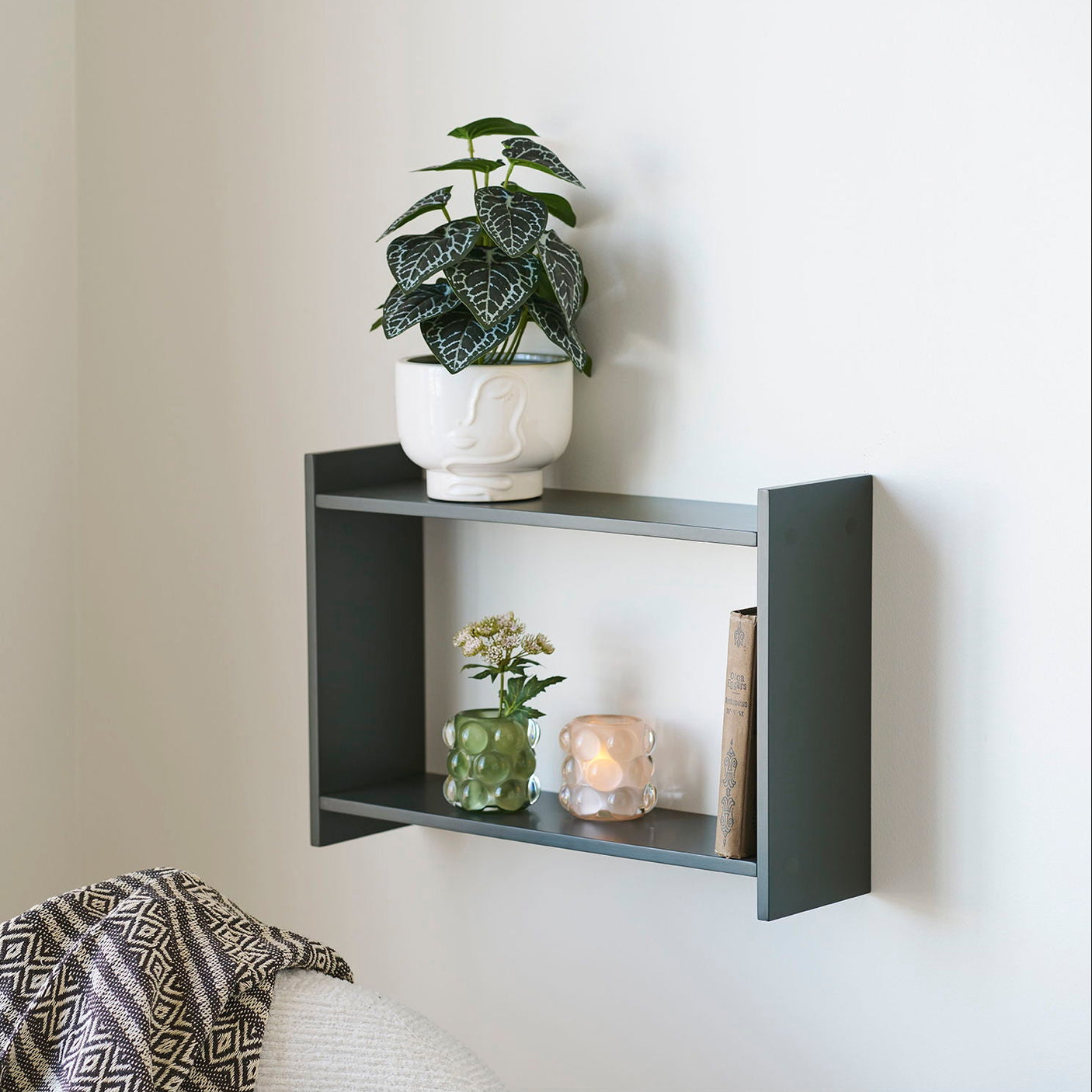 Bamberg vegghylle grønn 50 x 14,5 x 35 cm - Lindas Dekor