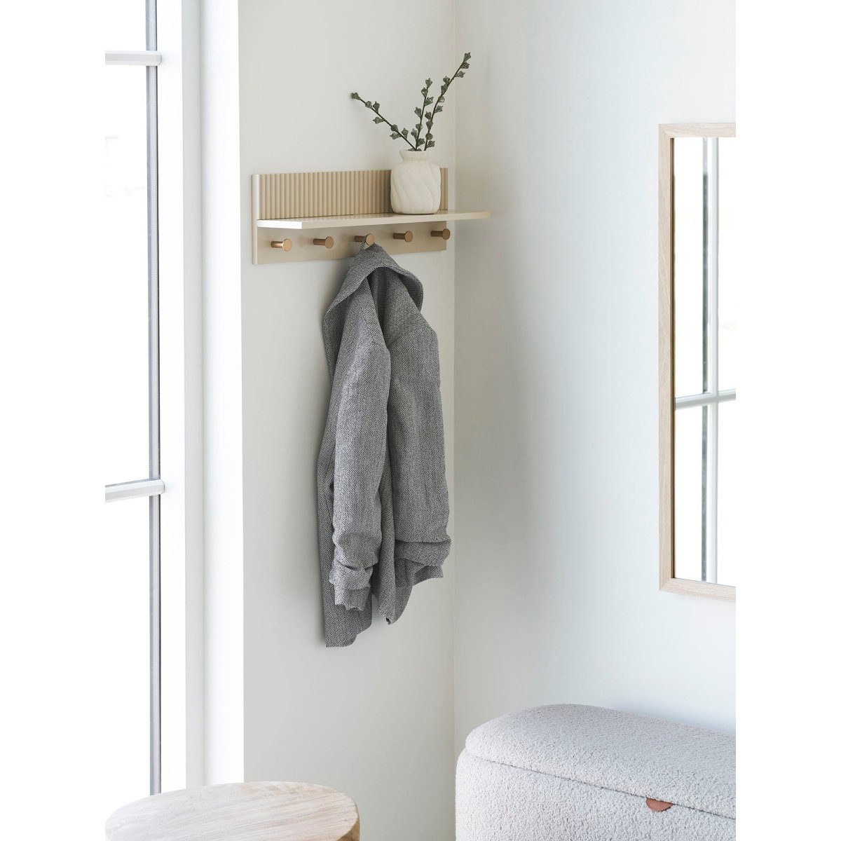 Rocca vegghylle beige med kroker - Lindas Dekor