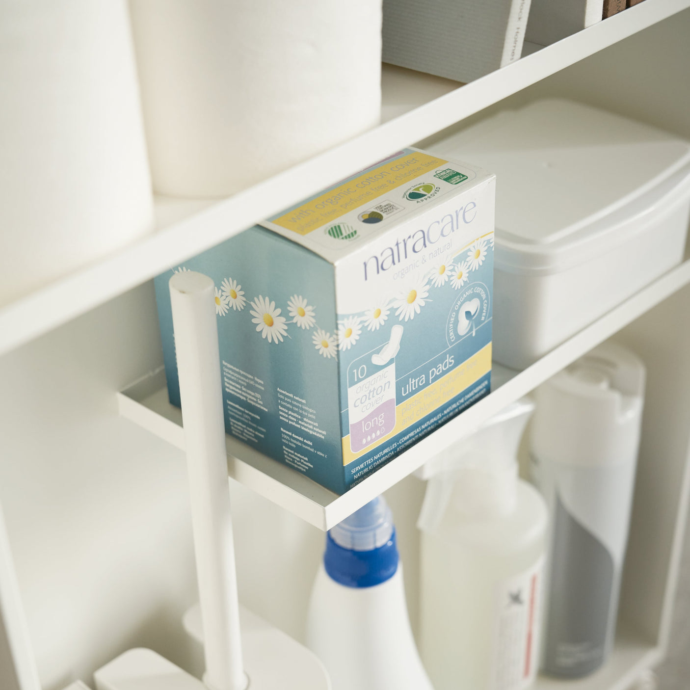 Funksjonell og plassbesparende oppbevaringsenhet med hjul.