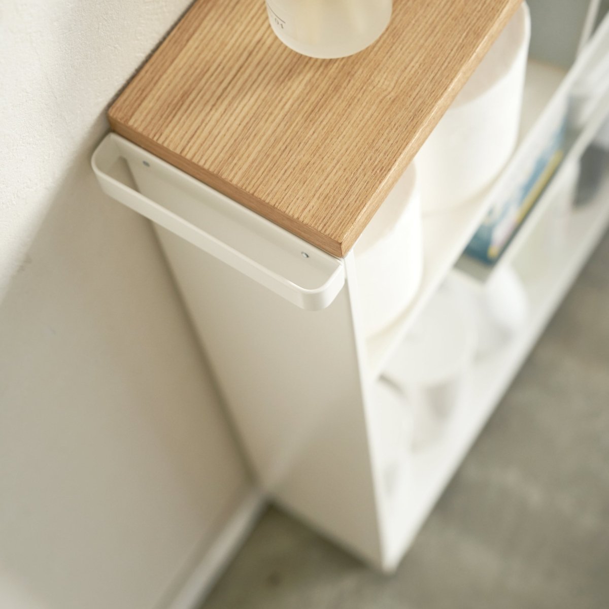Oppbevaringshylle med hjul hvit - Lindas Dekor