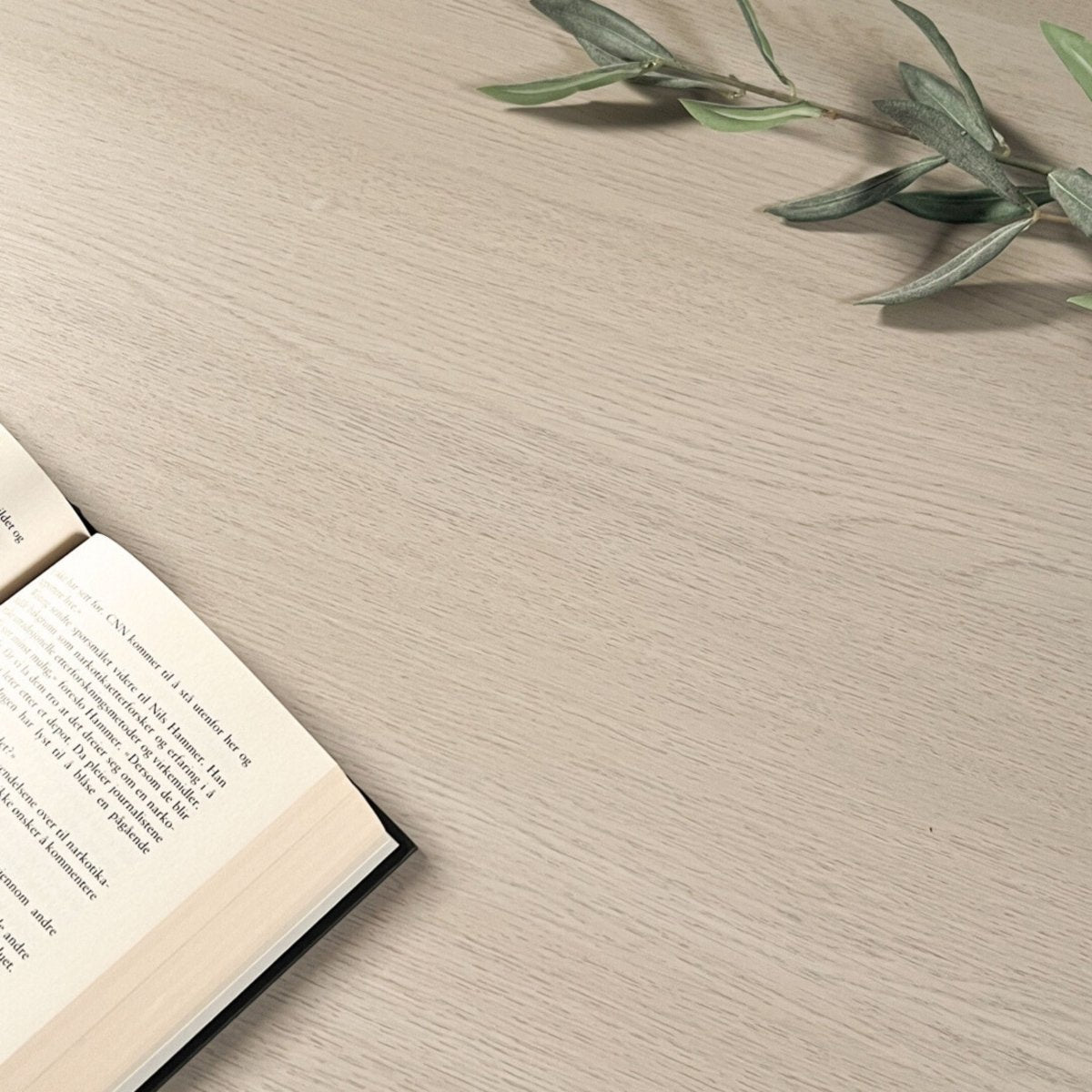 Vareprøve: Nordic Oak kontaktplast - Lindas Dekor