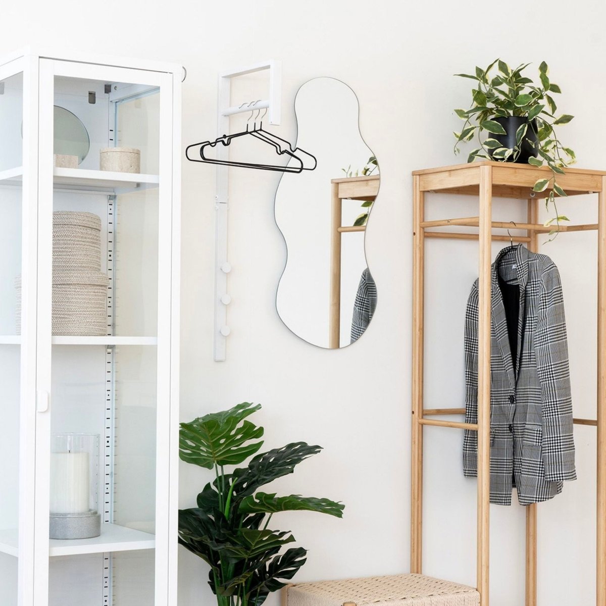 Trento vegghengt klesstativ hvit metall 82 cm - Lindas Dekor