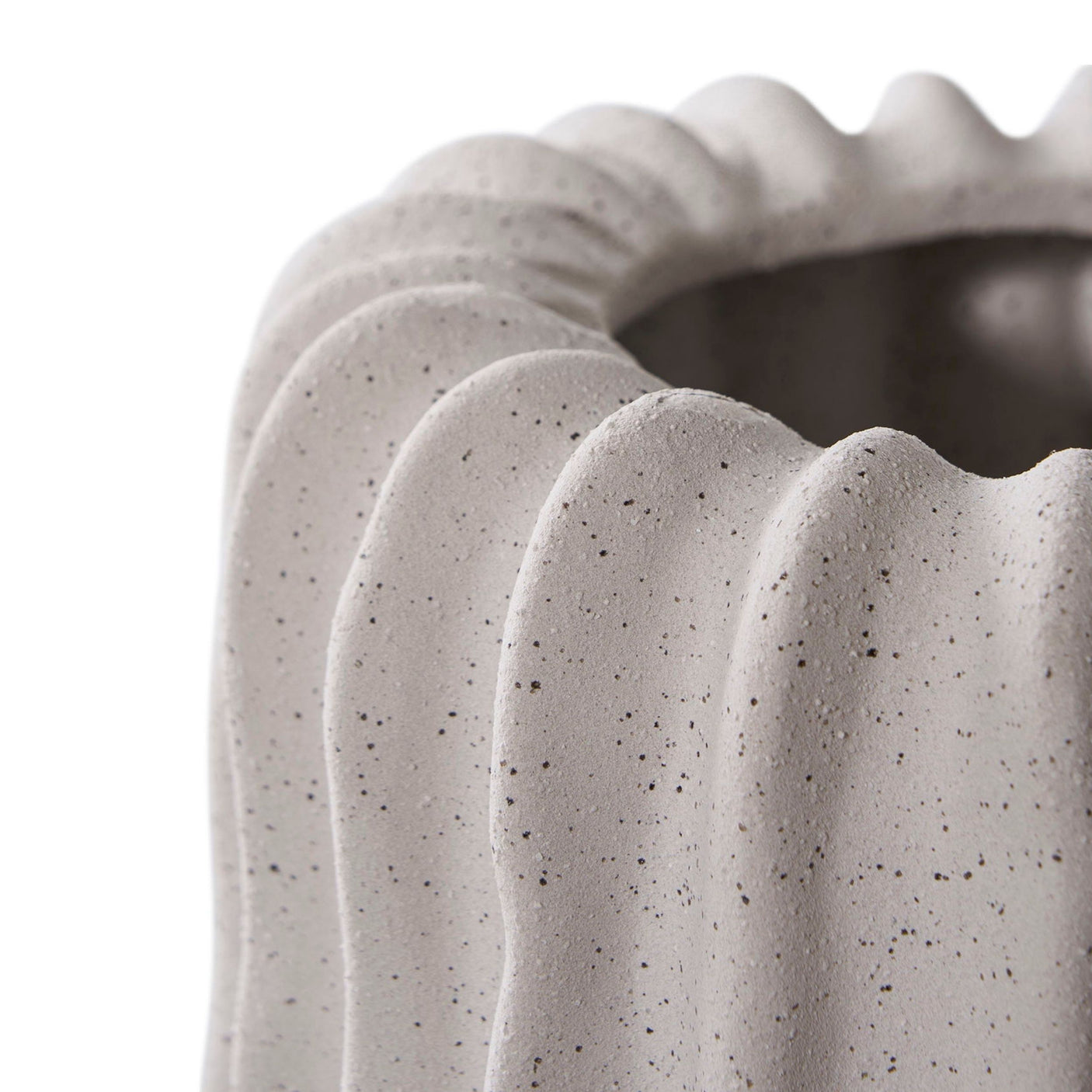 Kvadratisk nærbilde av grå House Nordic potte med organiske linjer