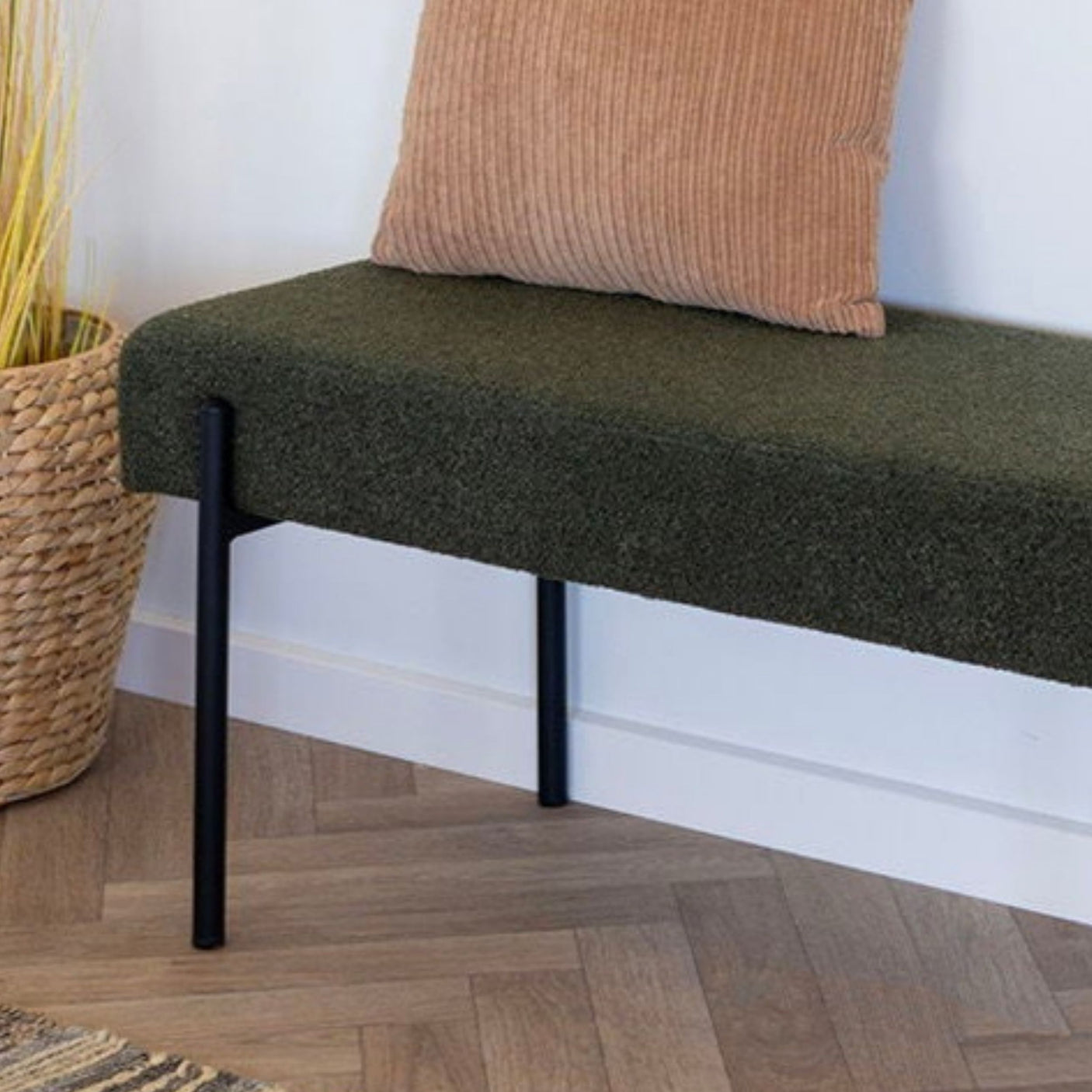 Swindon benk bouclé mørk grønn 100 cm - Lindas Dekor