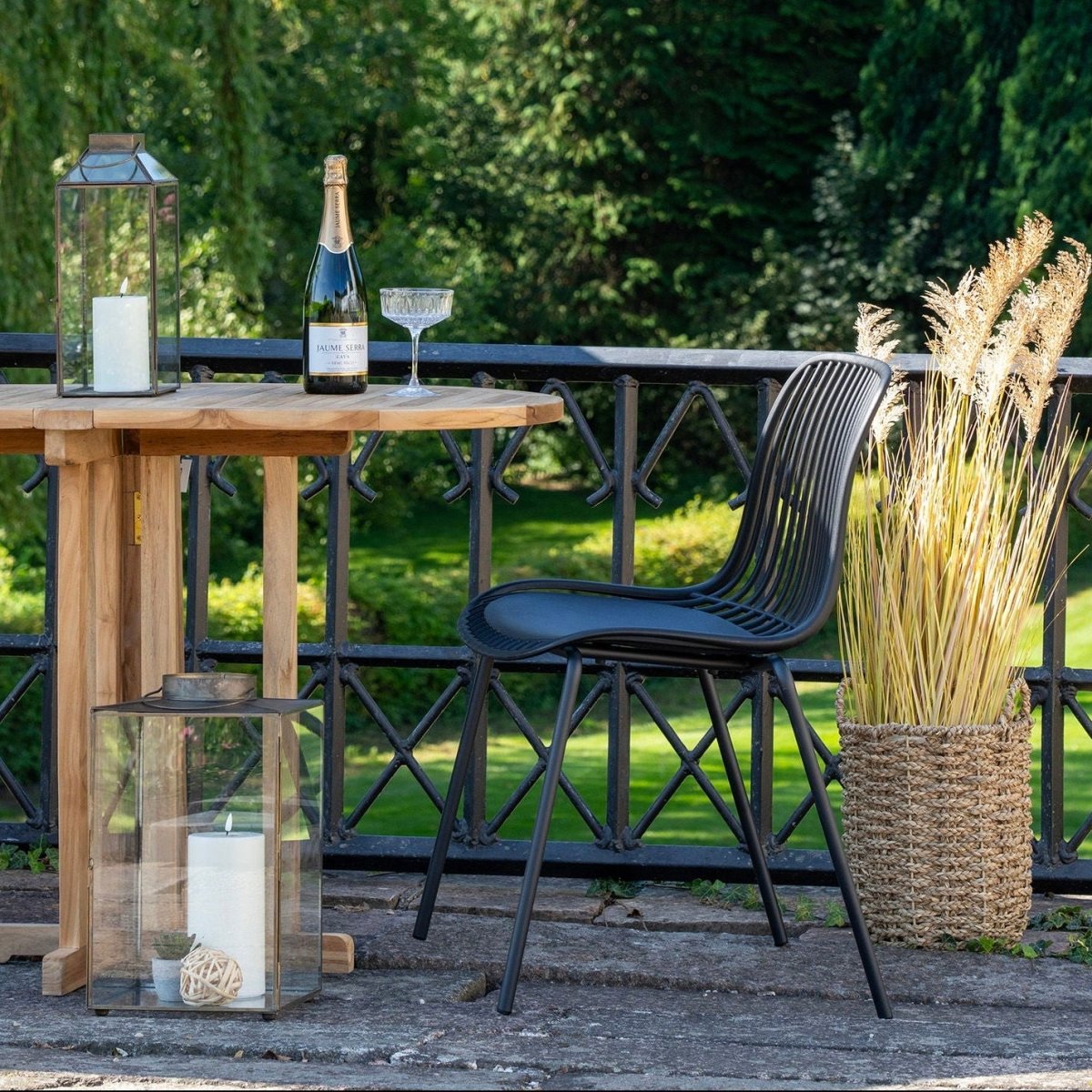 4 - pk Branson hagestol sort - Lindas Dekor