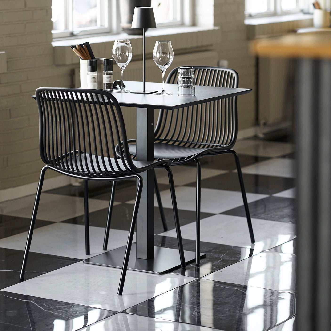 Branson dining chair vist forfra i sort utførelse