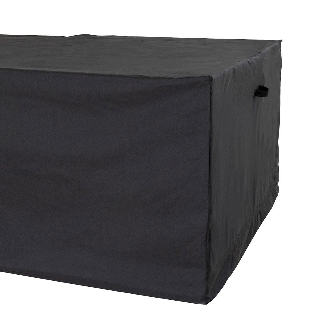 Detaljebilde av møbeltrekk med håndtak