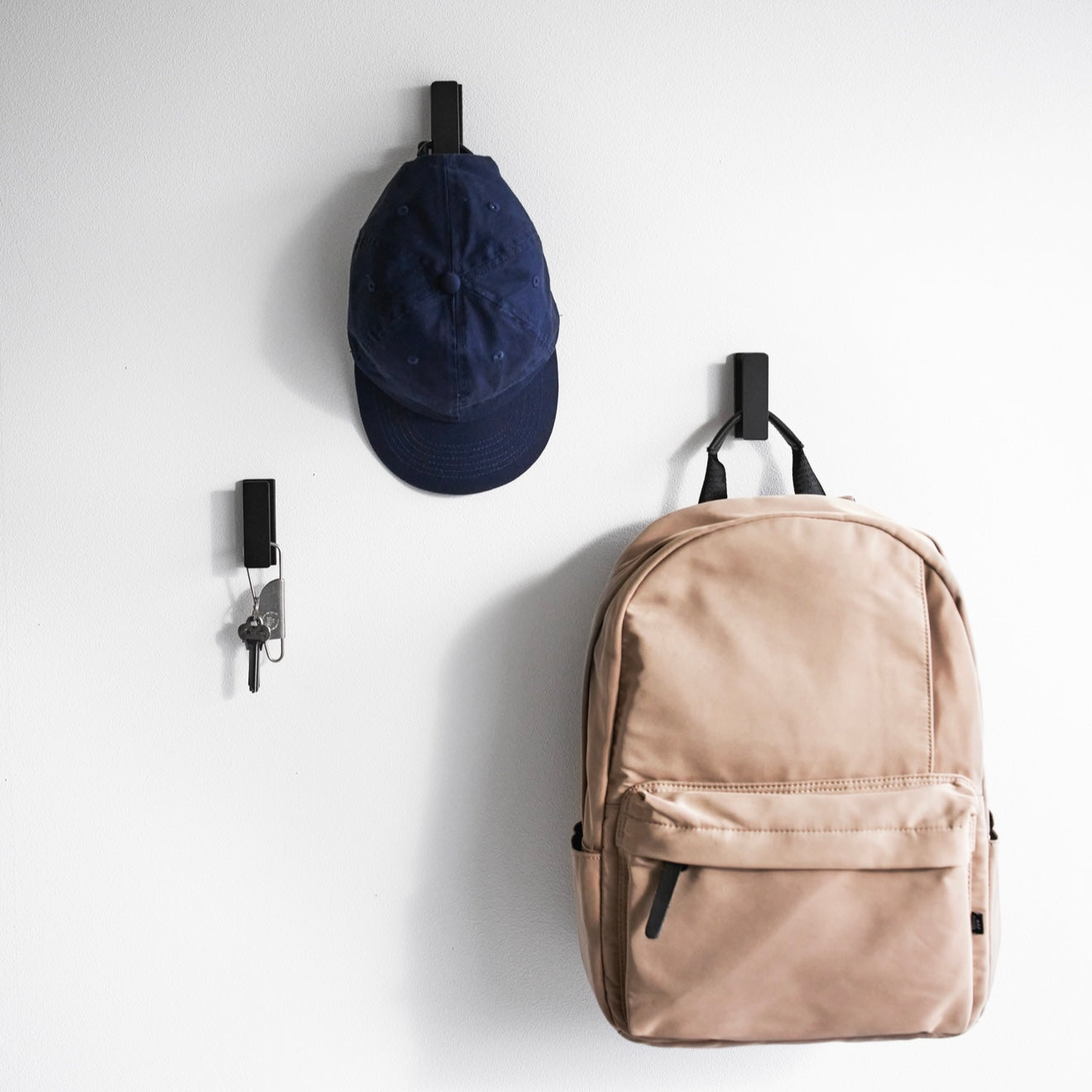 3-pk veggkroker i metall sort