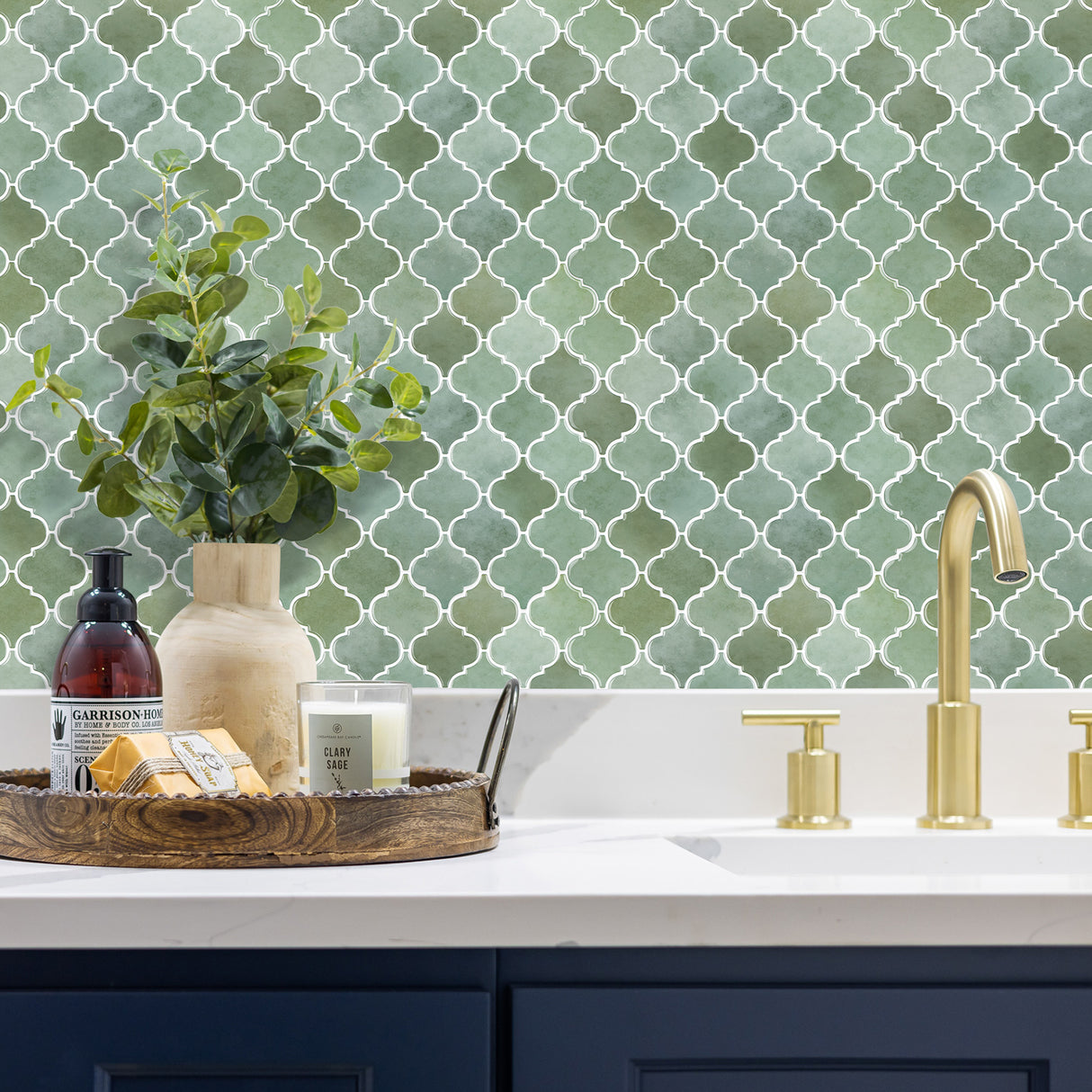 Dekorativ veggflis med fleksibel utforming og harmoniske grønnnyanser.