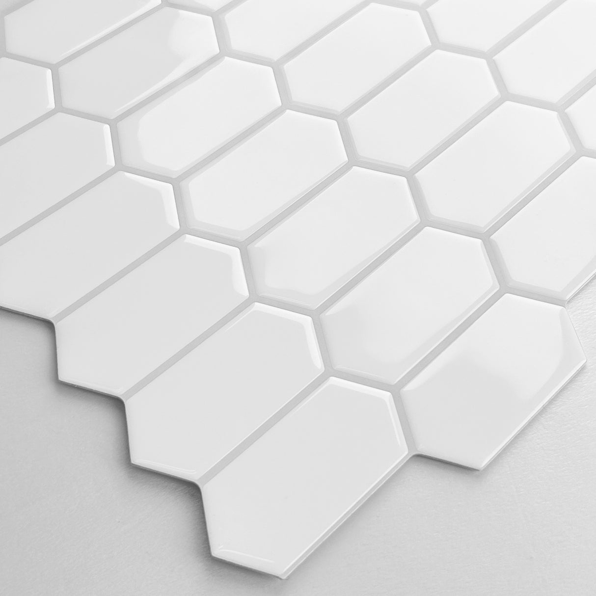 Fleksibelt materiale gjør flisene enkle å tilpasse på rette og buede flater.