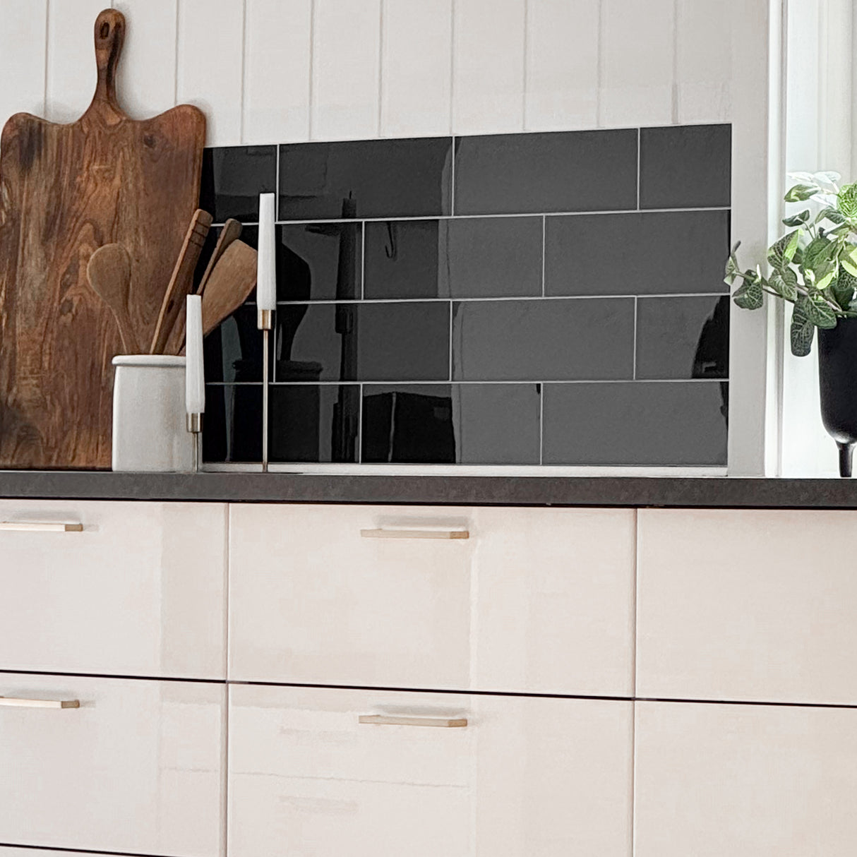 Vareprøve: Hailey sort selvklebende veggfliser