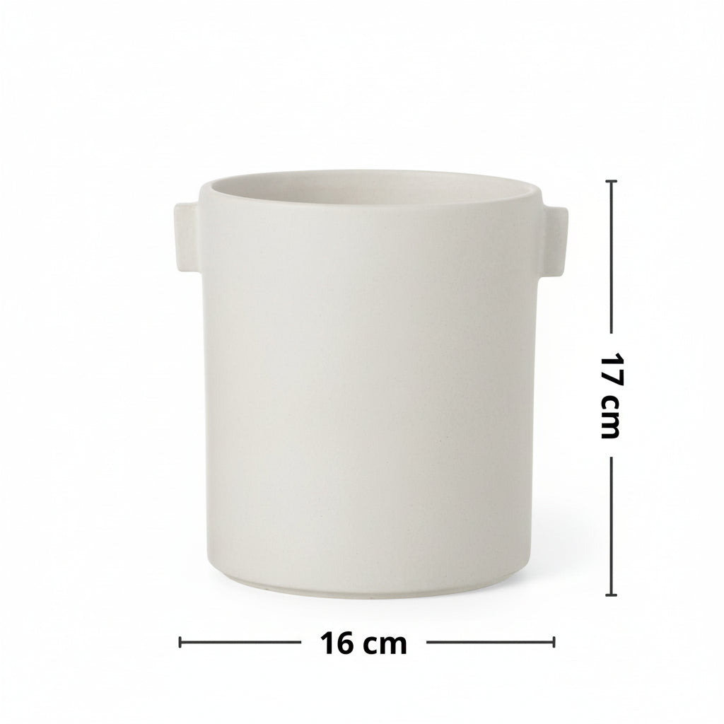 Produktbilde med mål – Justine potte i creme, høyde 17 cm.