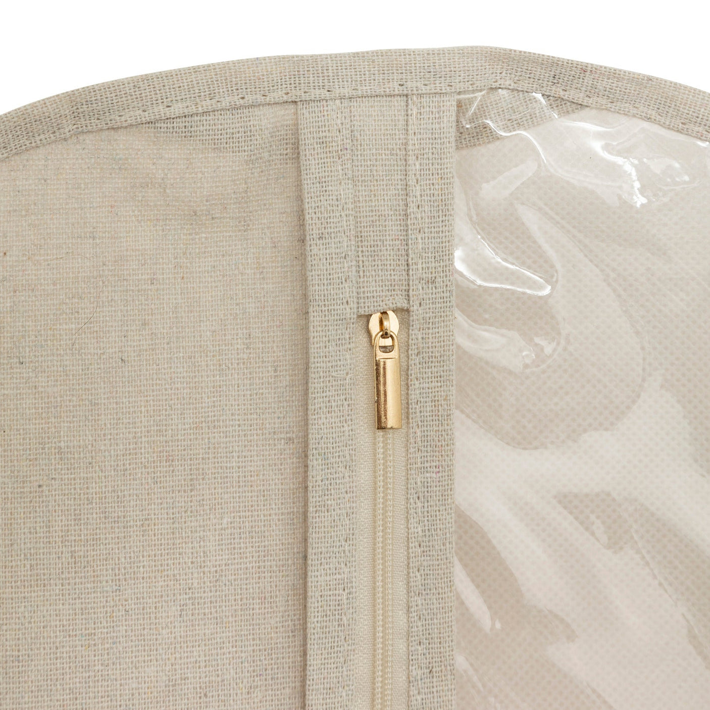 Hengende klestrekk beige – detaljbilde
