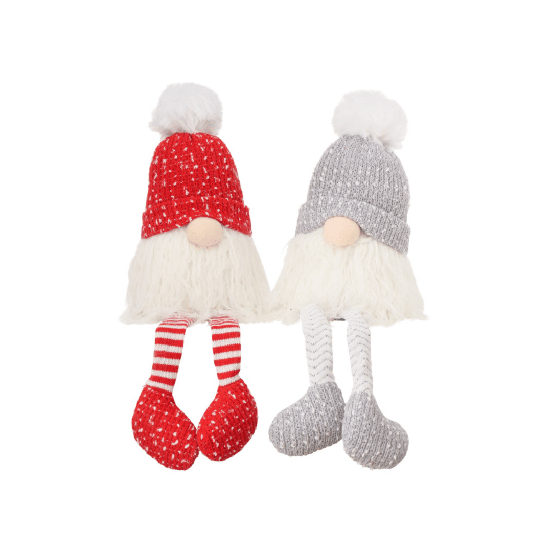 Snippy sittende tøynisse i rød og grå med lange ben – julepynt i tekstil.