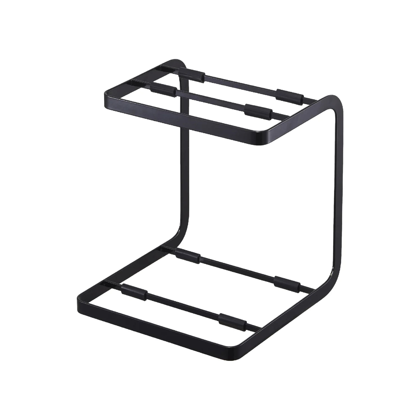 Svart stativ til kjøkkenskap med plass til gryter, lokk og redskaper