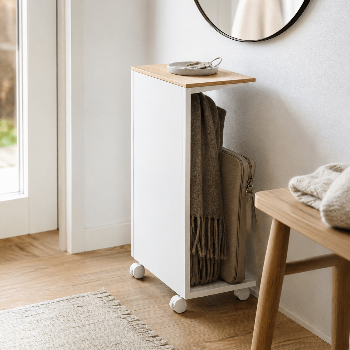 Sidebord med træplade og hjul, hvid 55 x 31 cm - Lindas Dekor Sidebord
