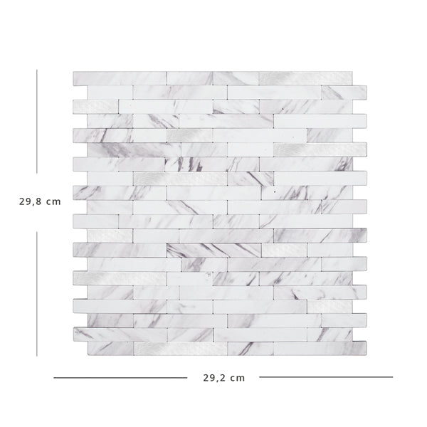 Nærbilde av realistisk marmor-effekt på stavmosaikk-fliser.