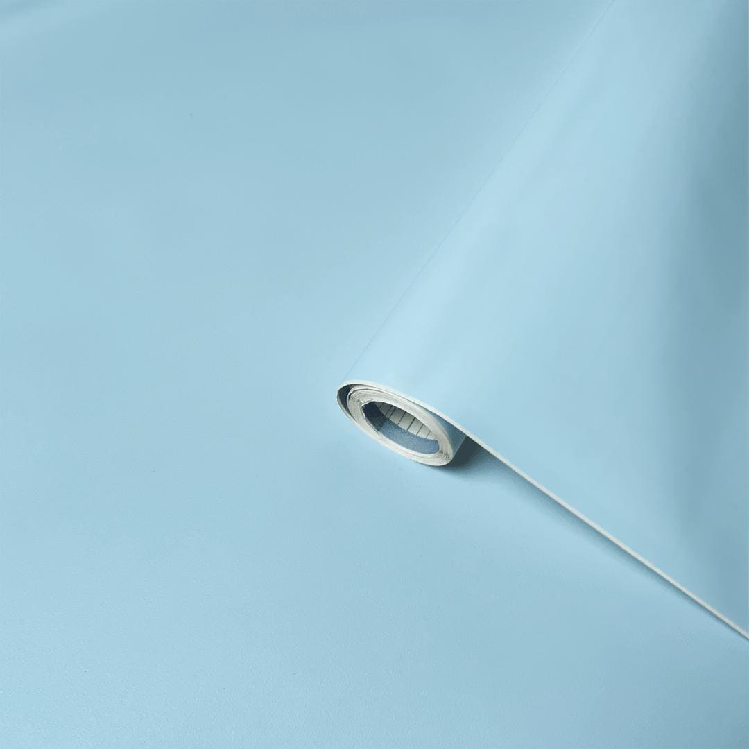 Premium Caribbean blå matt kontaktplast er en ensfarget bestselger som gir et behagelig uttrykk i blått. Passer til fornyelse av kjøkken og baderom.