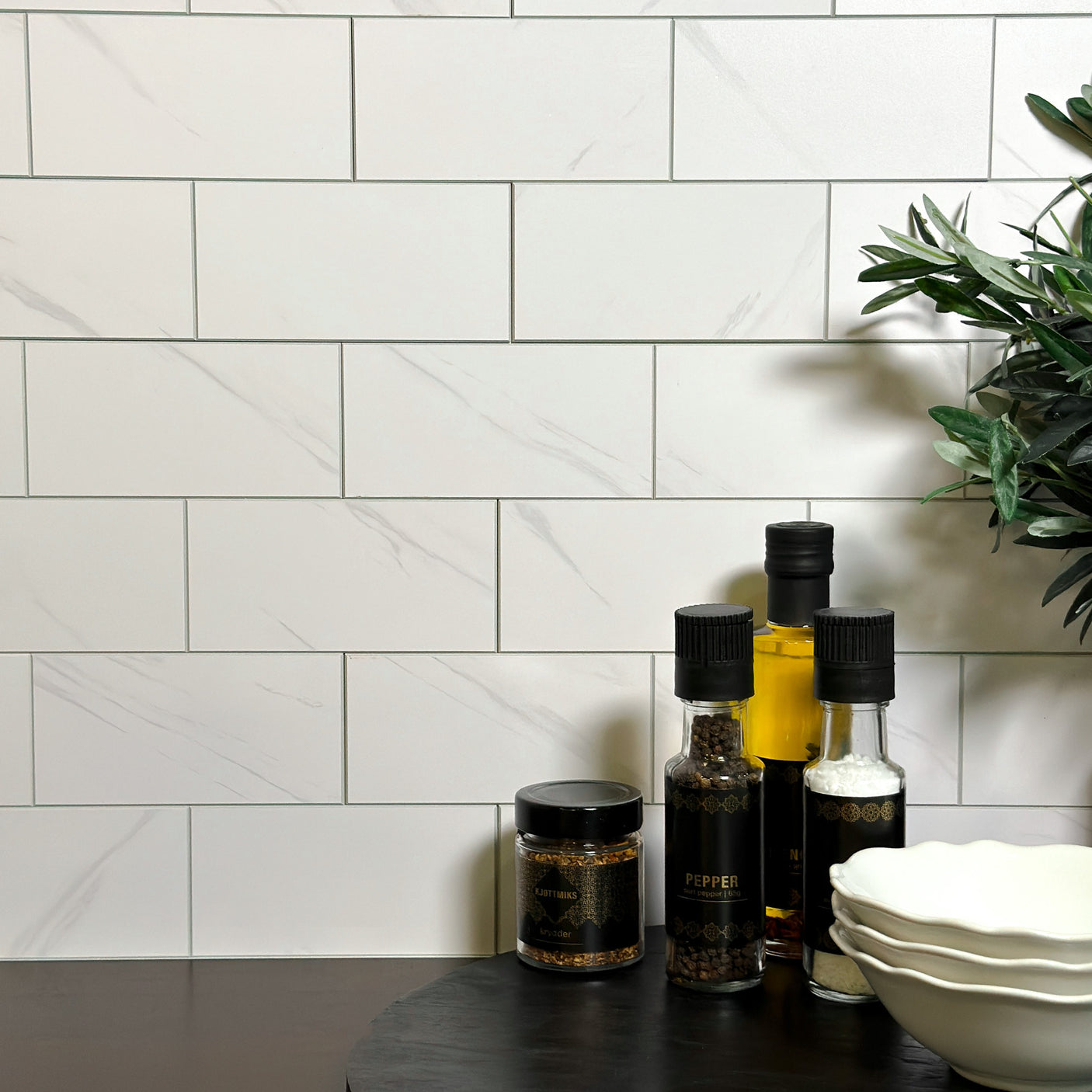 Perfekt resultat med Stein Subway Marmor til kjøkken, bad eller vaskerom.