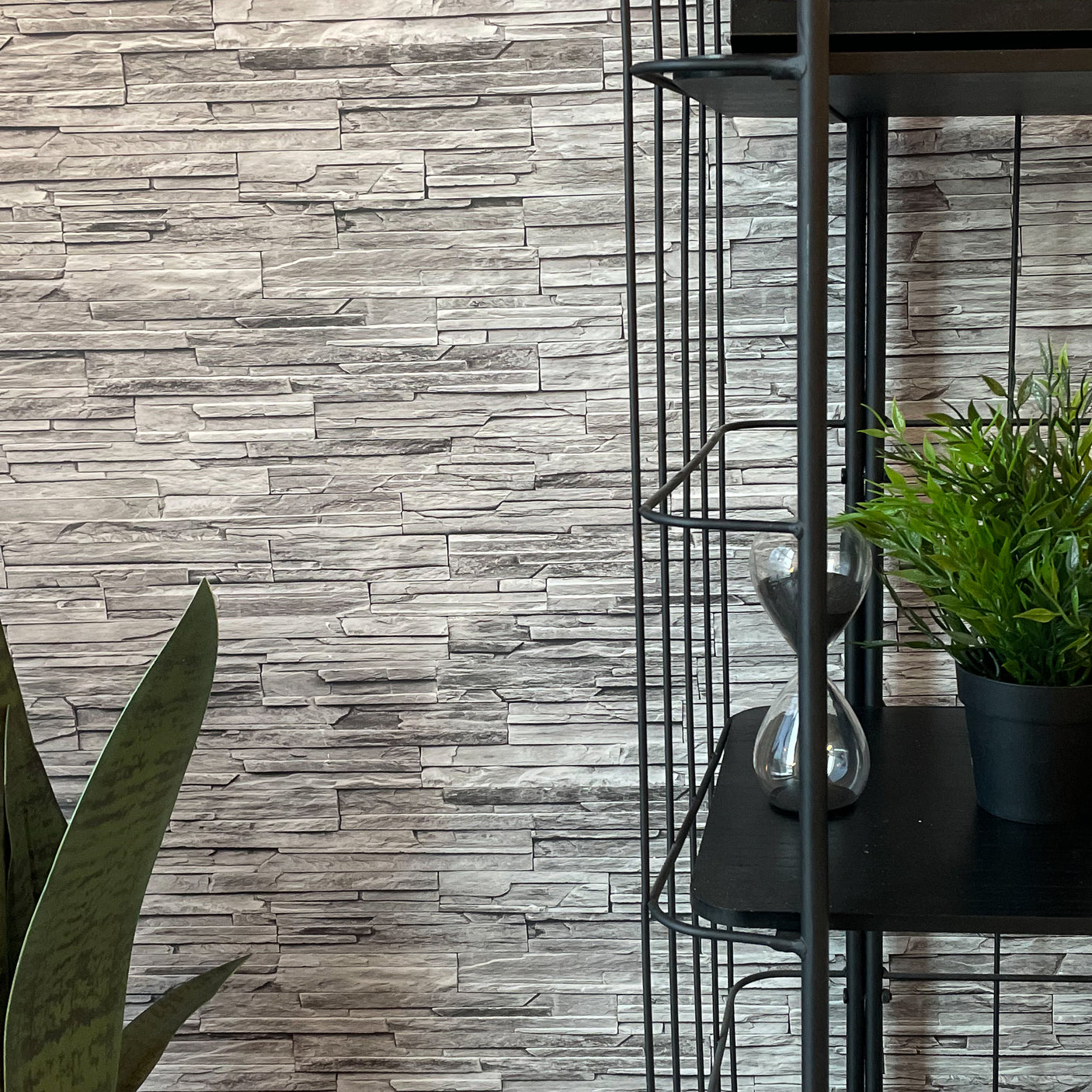 Premium naturstein grå kontaktplast er en bestselger som imiterer grå naturstein. Dette tidløse designet passer godt til kjøkkenet og stuerom.