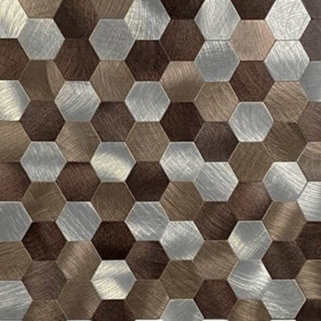 Bronse selvklebende veggfliser imiterer fliser i varianter av bronse. med innslag av aluminium. Denne er populær til å fornye kjøkken-vegger.