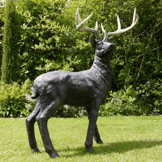 Hjort statue