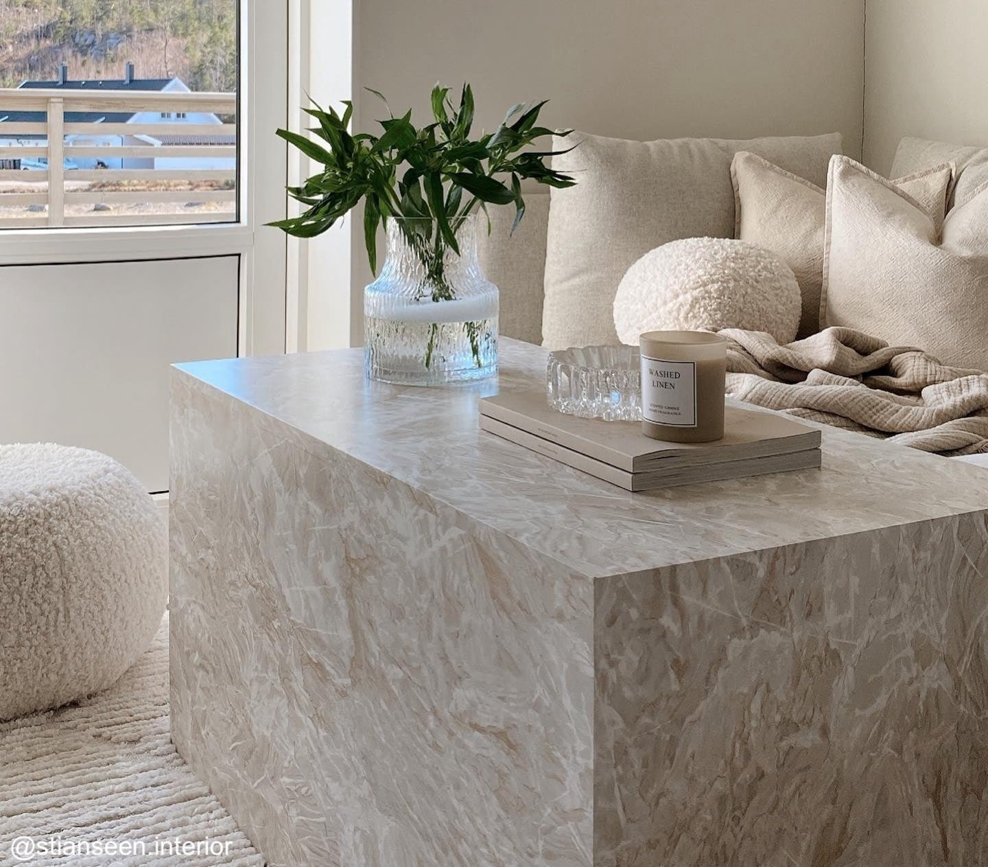 Lag ditt eget kubebord – enkel DIY-guide for hjemmet - Lindas Dekor