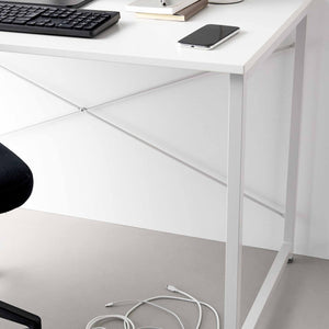 Praktisk sort kabelholder med stålbase for USB kabel og ladekabel