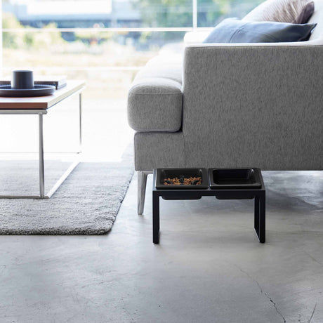 Dobbel hundeskål med forhøyet stativ for bedre spisehøyde