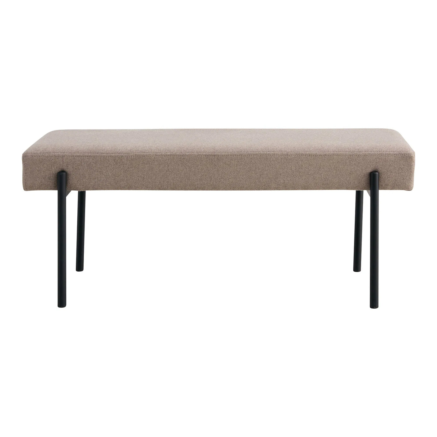 Skandinavisk benk med slitesterkt trekk og minimalistisk ramme.