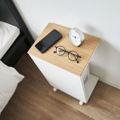 Sidebord med treplate og hjul hvit 55 x 31 cm - Lindas Dekor