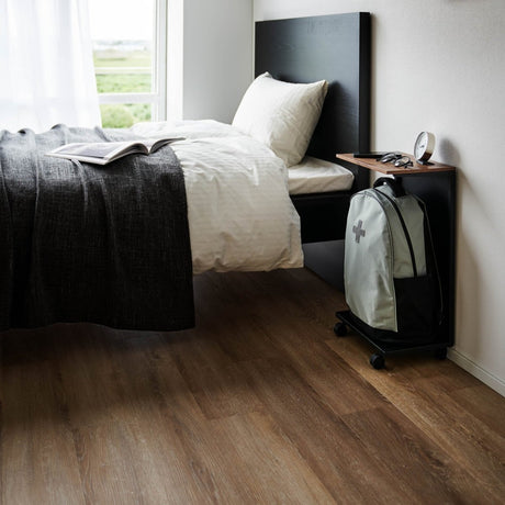 Sidebord med hjul sort 55 x 31 cm - Lindas Dekor