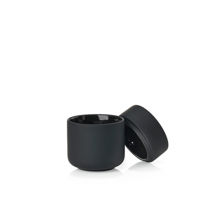 Zone Denmark Ume krukke med lokk sort i steintøy isolert på hvit bakgrunn