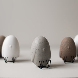 DBKD Sit Around liten keramikkfigur 10 cm