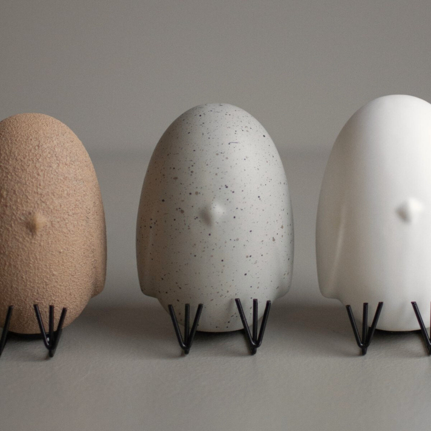 DBKD Sit Around liten keramikkfigur 10 cm