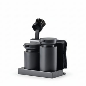 Zone Denmark DIISH oppvasksett sort med to dispensere, børste og klut på metallbrett isolert på hvit bakgrunn