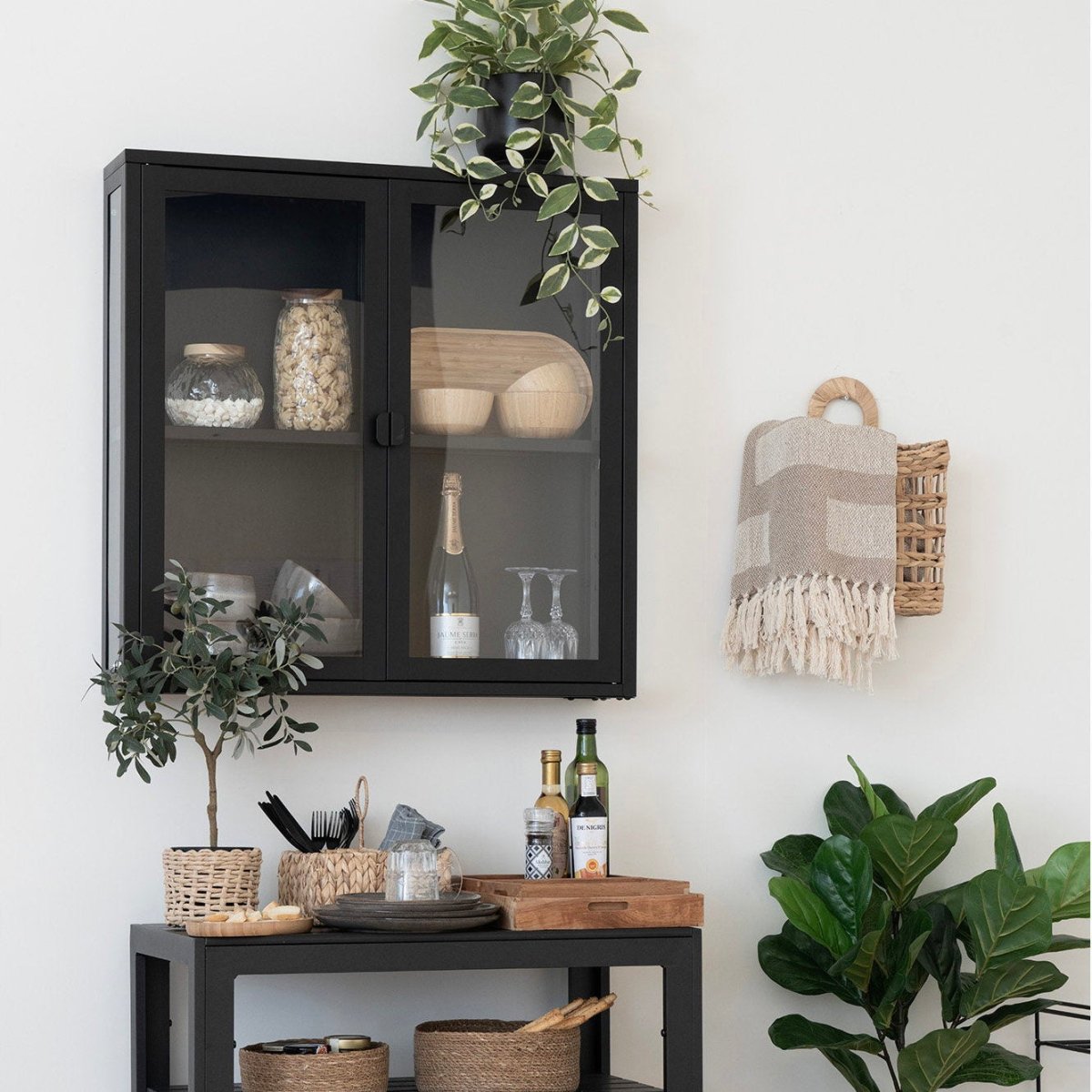 Brisbane vegghengt vitrineskap 2 glassdører sort stål 80x18x80 cm - bilde 5